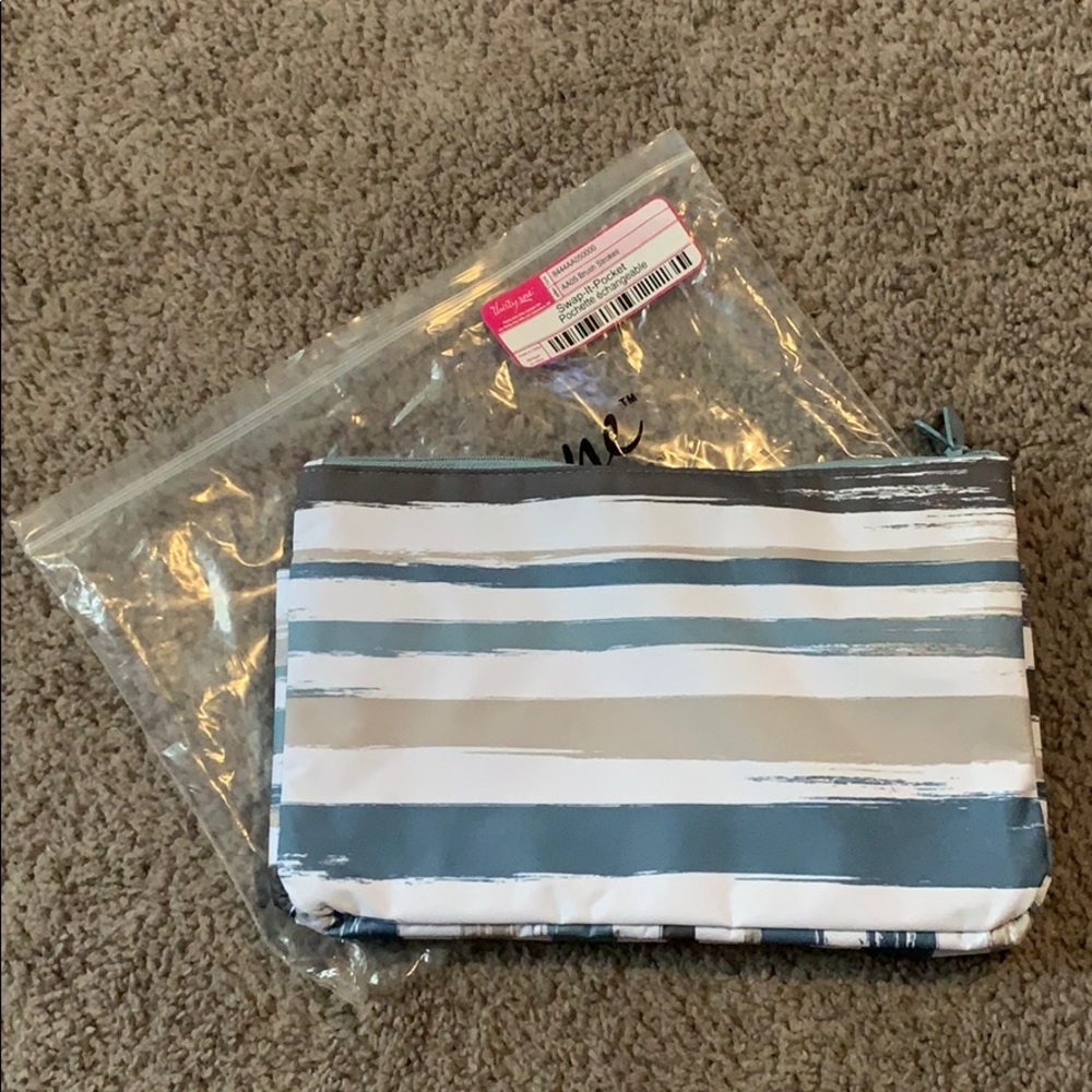 Thirty One Swap-It Pocket